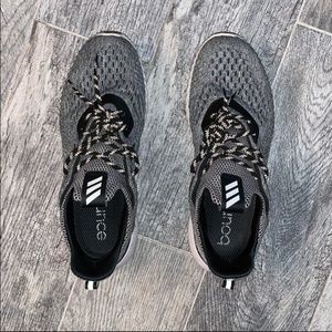 Addias Alphabounce